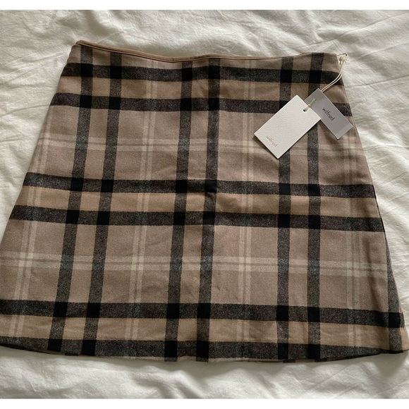 Aritzia Classic Mini Skirt - Picture 3 of 5